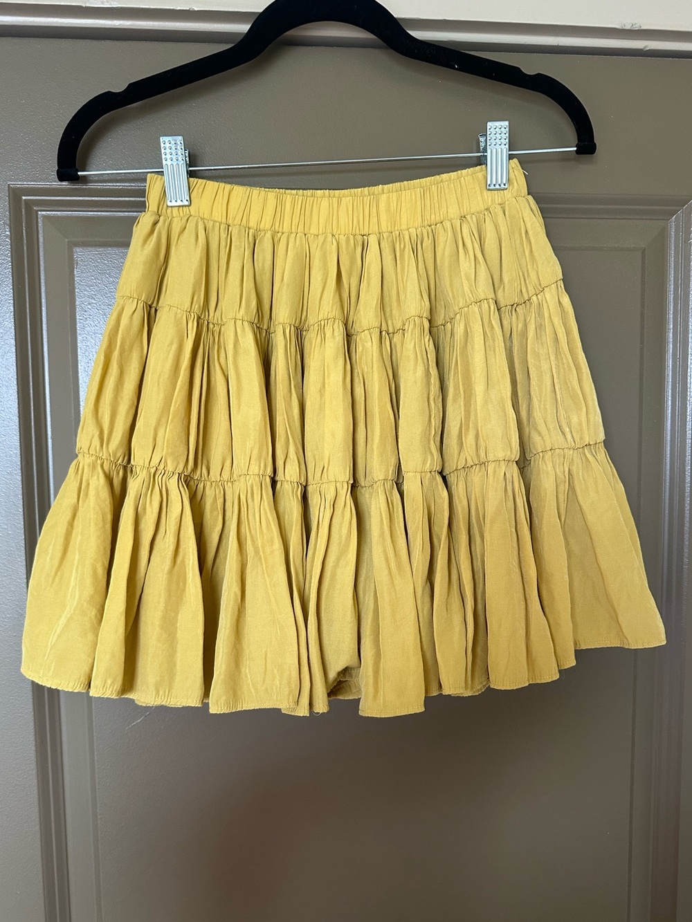 Vestique Yellow Tiered Mini Skort with Elastic Waistband - Size S